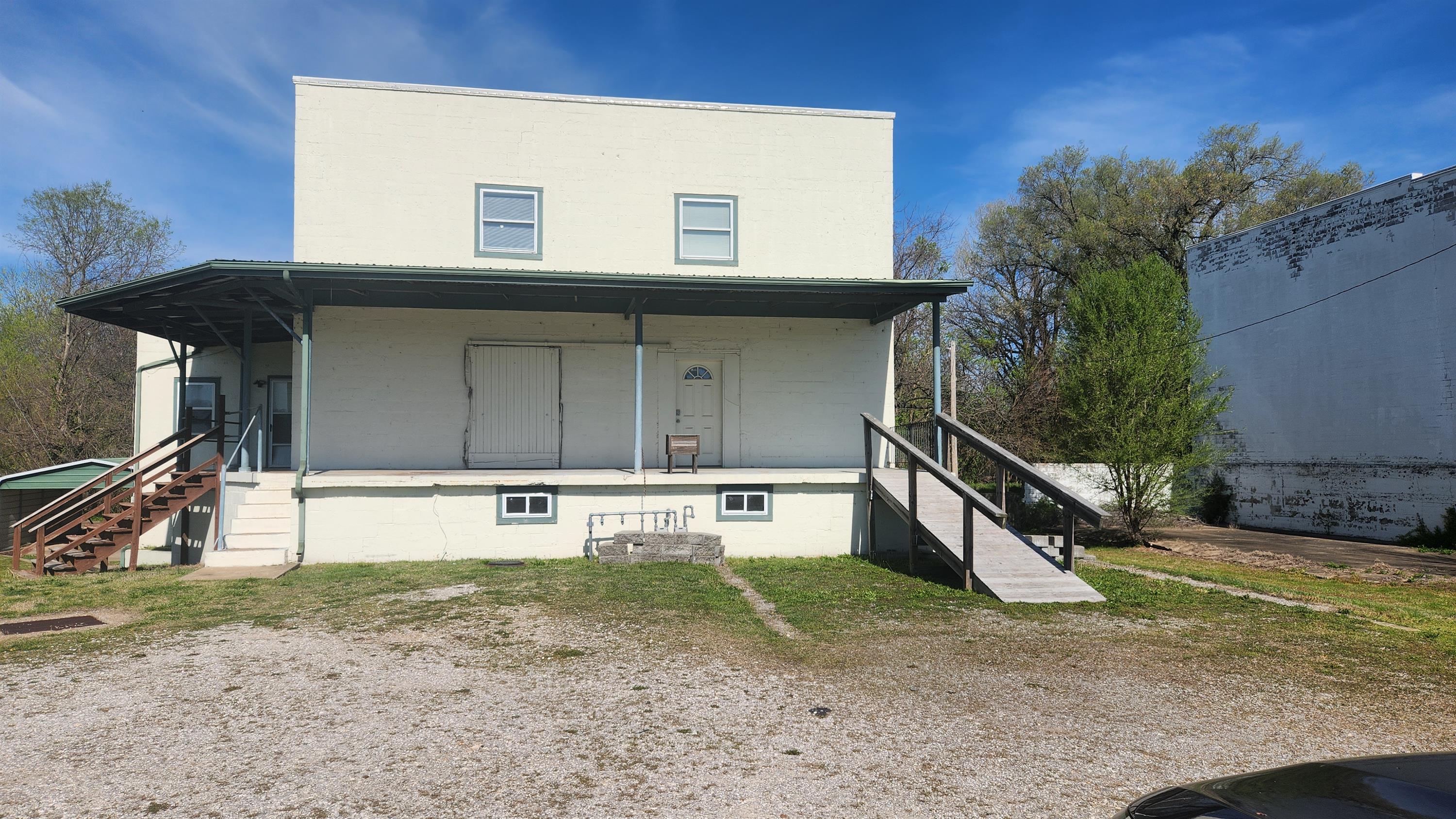 501-2 South Frisco